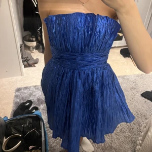 Nyårs klänning - Super snygg nyår klänning , helt ny ifrån asos nypris 689kr och är helt slutsåld,   Postar samma dag för snabb leverans!