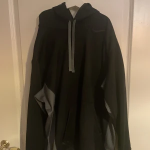 Nike hoodie - Svart Nike hoddie Aldrig använd 