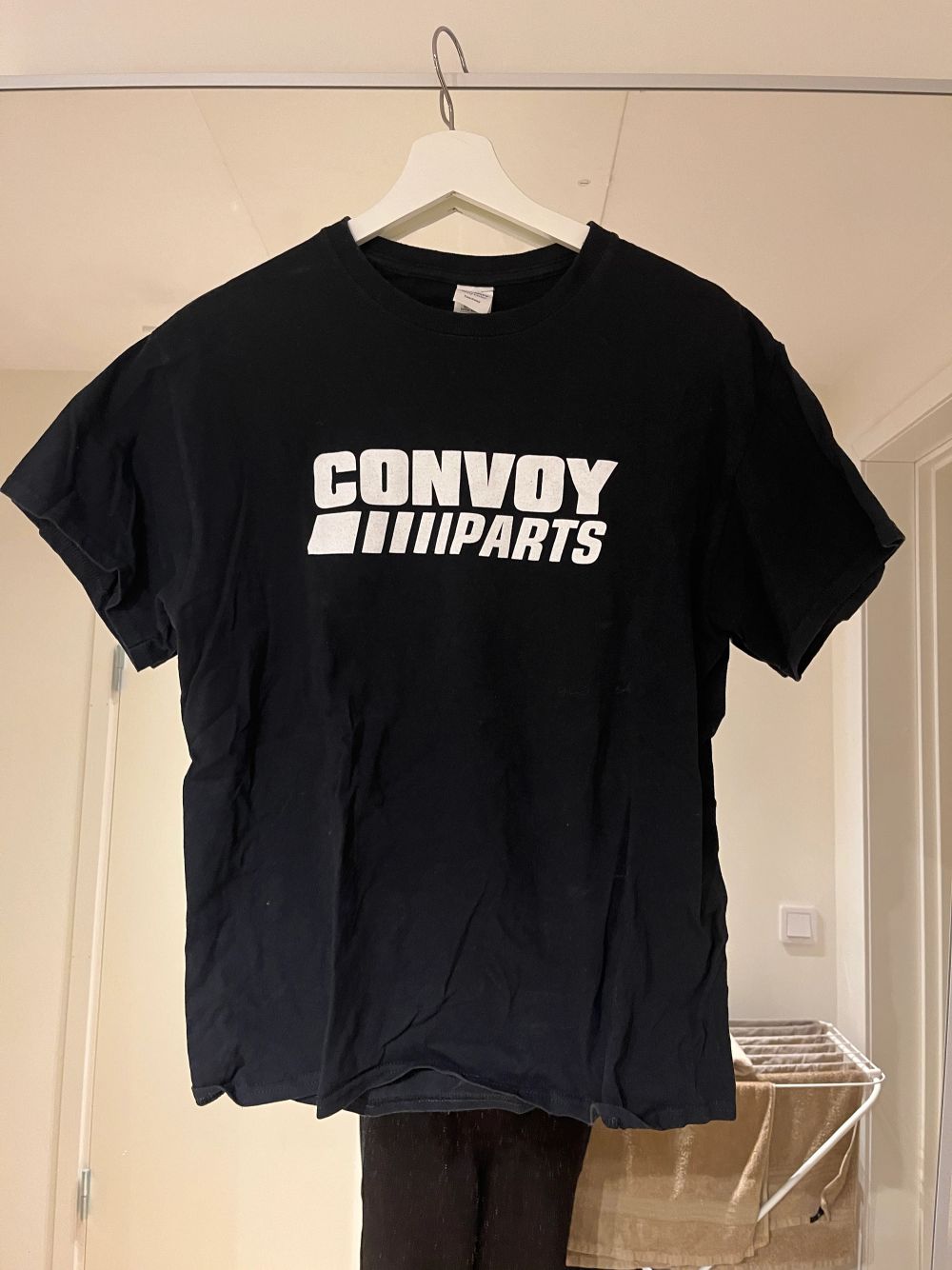 tisha som är köpt vintage, size medium. T-shirts.
