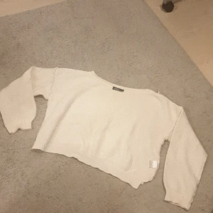 Stickad tjocktröja från Kappahl storlek q - Stickad tröja från kappahl storlek s