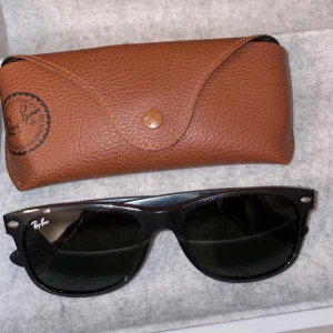 Ray ban solglasögon  - Helt o andvända solglasögon från rayban nu pris 1256kr säljer för 500