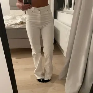 Fina vita jeans från zara🤍