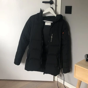 Sail racing - Sail racing vinter jacka dam, nypris 2999 endast använd en halv vinter. Väldigt varm. Bra skick som ny 💕💕