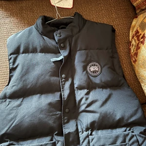 Canada goose väst black label - Jätte bra skick användt den 1 gång bara 