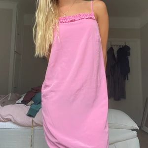 Klänning - Superfin klänning aldrig använd