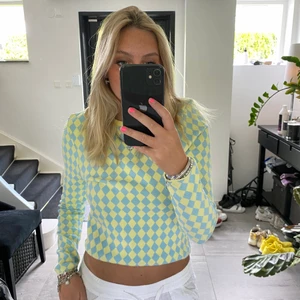 Tröja  - Asball tröja från Zara! Köparen står för frakten💙