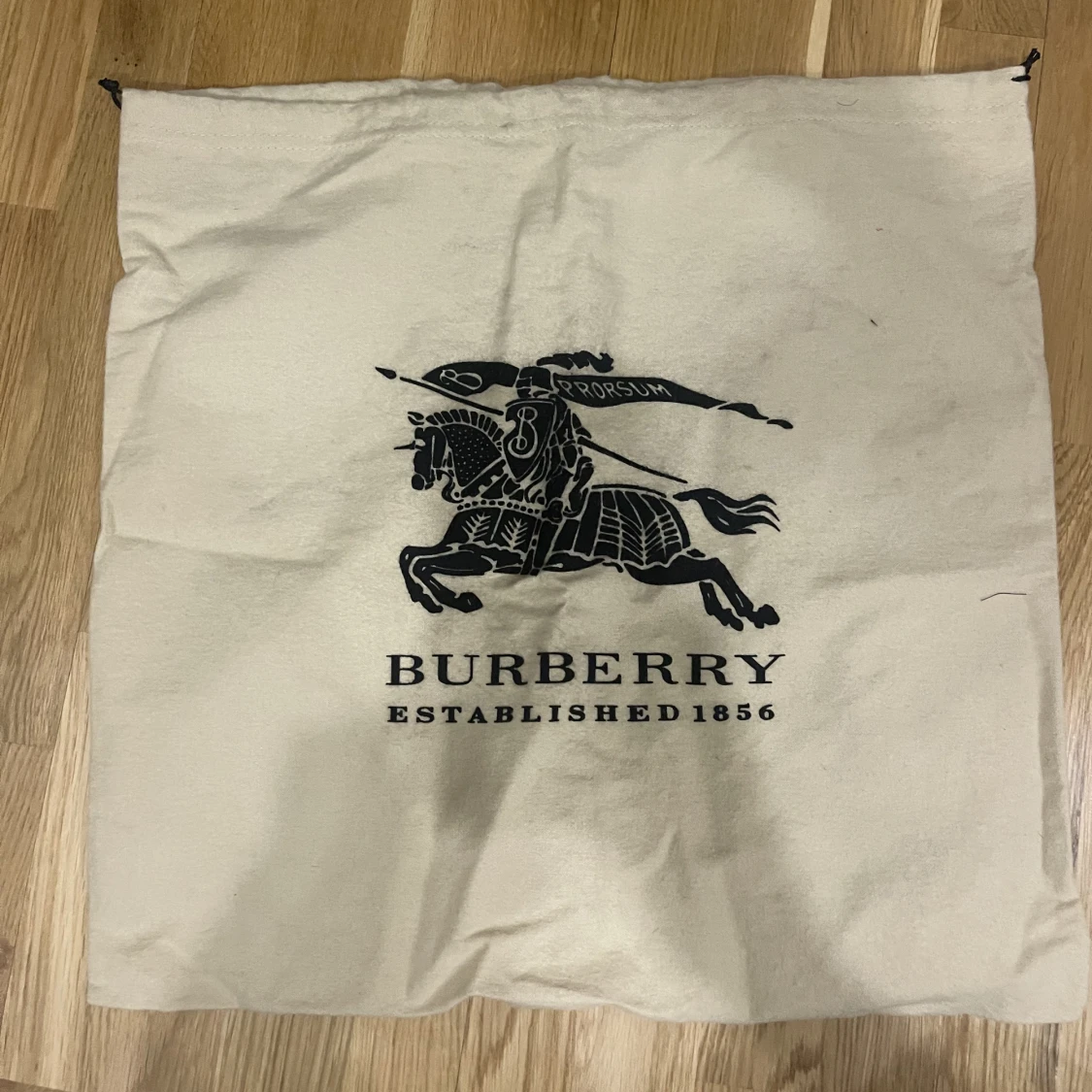Burberry axelväska år 2009 - 91