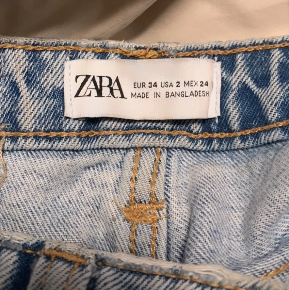 Zara mid rise straight jeans - 91