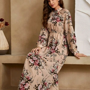 Klänning  - Den är oanvänd helt ny