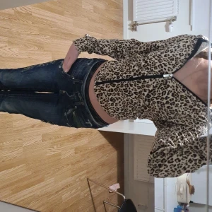 Leopard tjock tröja - Inte min stil längre bara andvänys fåtal gånger.