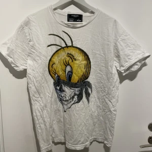 Domrebel t shirt - As fet Domrebel t shirt i okej skick nypris 2500kr  Passar M 