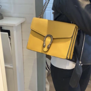 Väska  - Gul väska 