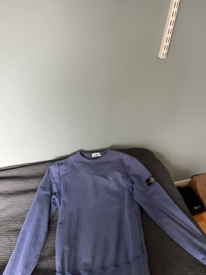 Stone island tröja - Stone island tröja, bra skick. Köpt på NK för 1600, storlek junior, typ 164-172