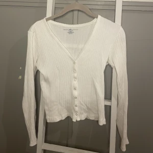 Brandy Melville kofta - Jätte mjuk o skön kvalite, endast använt ett fåtal gånger 🌟❤️‍🔥