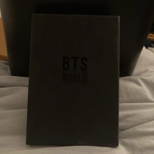 BTS world album - 55kr frakt, photocard inkluderat!