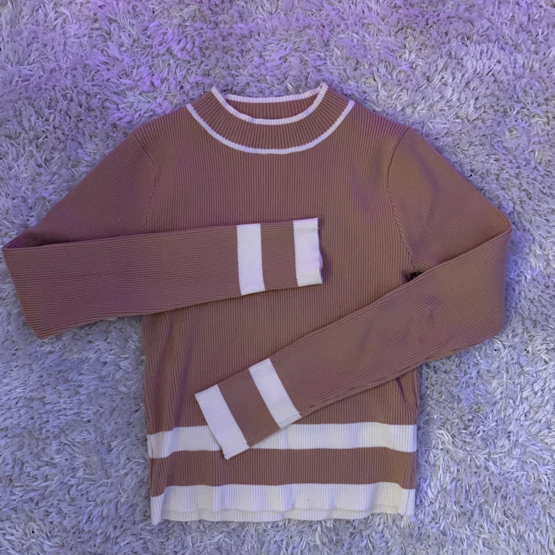 Brun / vit långärmad tröja - 91