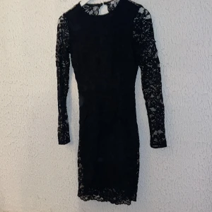 Fin klänning från Gina, använd 2 gånger  - Inprincip ny, svart