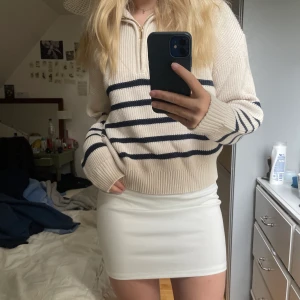 Randig tröja - Säljer denna randiga tröja🌸