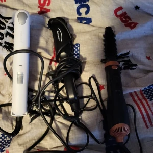 Plattänger och en locktång - Knappt använda. Säljer för använder inte. 50 kr st eller alla tre för 100kr