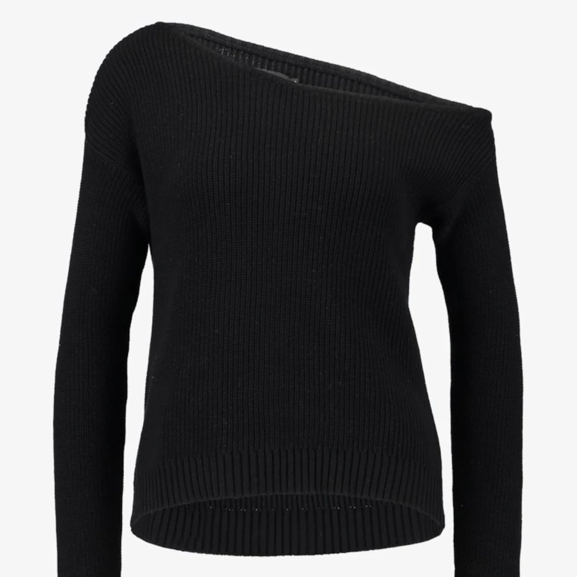 Svart stickad tröja