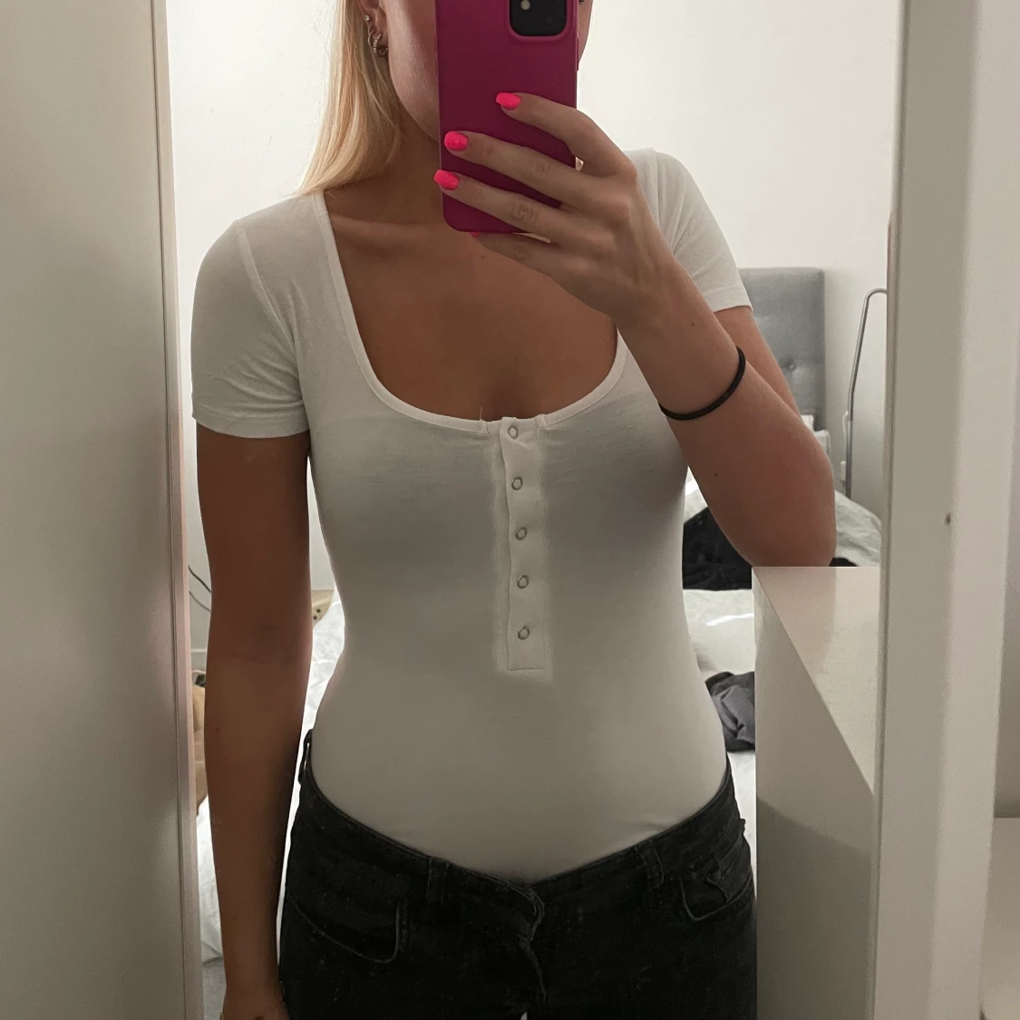 Vit T-shirt body med knappar XS