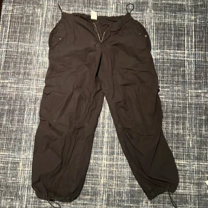 Cargo Byxor  - iets frans cargo pants! storlek s 🤝 nypris 850