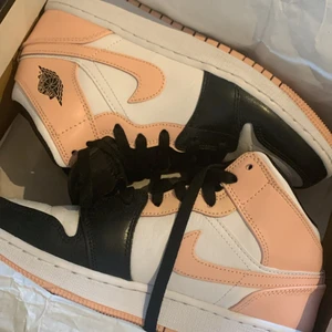 Air Jordan 1 Retro High OG Atmosphere (W)  - Använt 2 gånger 