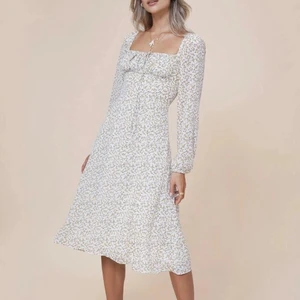 Adoore Venice dress lemon nyskick! - Otroligt fin klänning från Adoore, använd en gång så nyskick. Storlek 36.