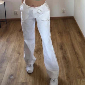 Linnebyxor  - Säljer mina linnebyxor från Bonprix då de inte kommer till användning. De är lite för stora för mig i midjan också. Brukar använda storlek 32 i byxor men dessa är i storlek 34. 