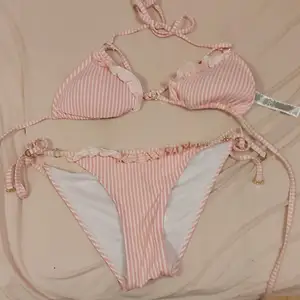 Fin rosa bikini 