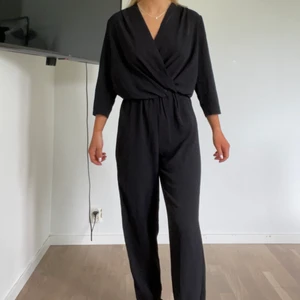 Svart bodydress  - Från only, jag är 155cm🤍endast testad, köparen står för frakten på 49kr🤍