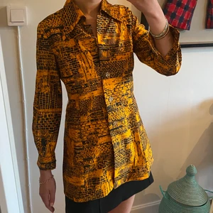 Skjortblus  - Så fin skjortblus, knappt använd. 