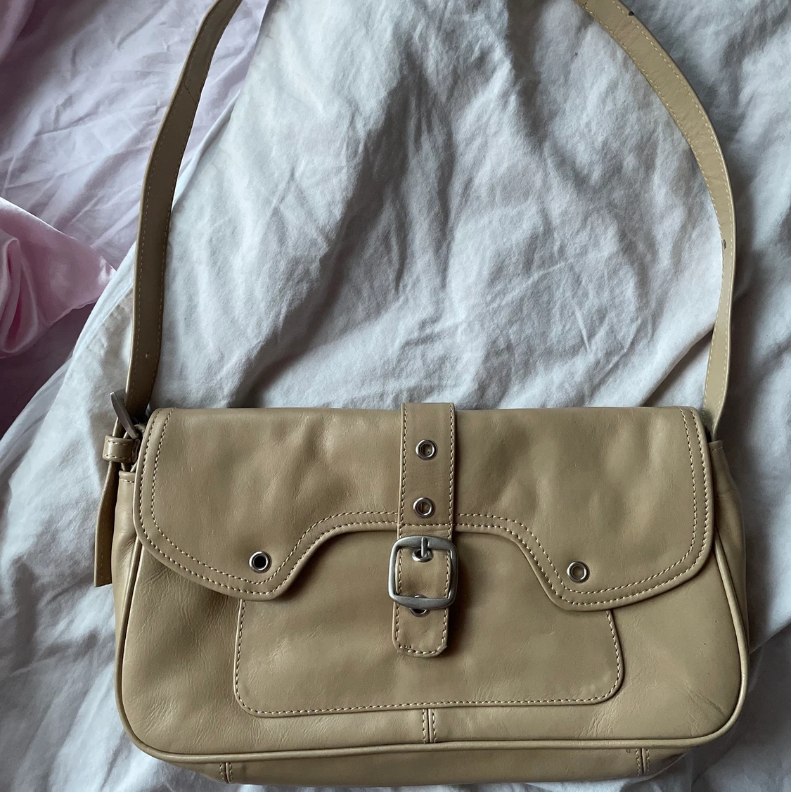 Axelväska 🤍 - 90
