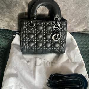 Never used lady Dior  with dust bag 20x17x10cm matte black hardware comes with long strap 