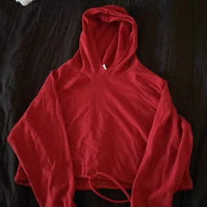 H&M storlek M - Väldig skönt material inte så tjockt går att spänna längst ner