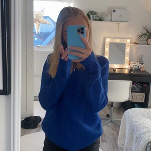 tröja💙 - säljer denna fin stickade tröjan ifrån VILA i xs  eftersom den inte kommer till användning längre🙌🏽💗 kom privat för fler bilder eller frågor 💗