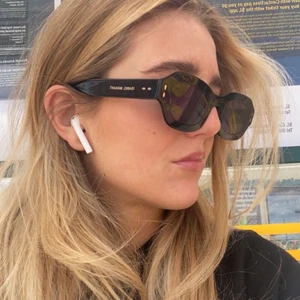 Solglasögon från Isabel Marant - Jättesnygga nya glasögon från Isabel Marant, både fodral och putsduk tillkommer, inga repor eller tecken på användning. Köpt i butiken på NK i Stockholm. 