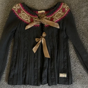 Odd Molly kofta  - Säljer min söta oddmolly kofta i storlek 2, passar XS-S💕