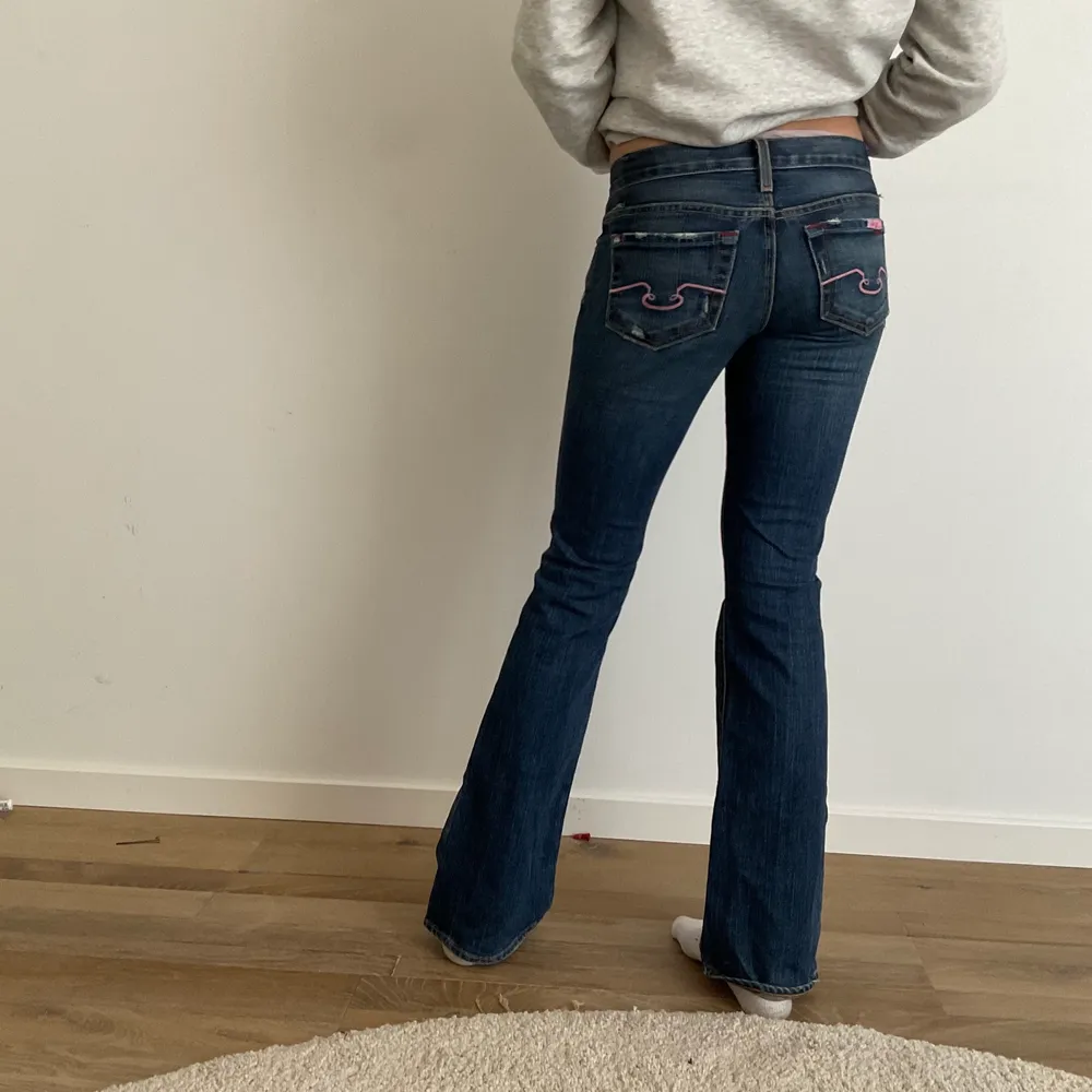 Ett par jätte fina cult jeans i storlek 24💓 ny pris 1000. Jeans & Byxor.