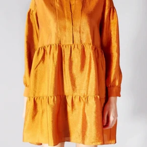 Samsoe Samsoe, Margo shorts dress XS - Kort klänning från Samsoe Samsoe. Passar till jeans, strumpbyxor eller barbent. Nypris: 1699. Knappt använd. 