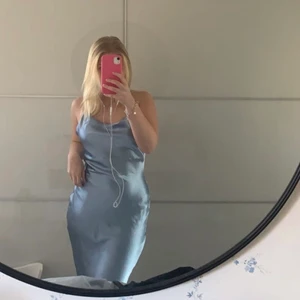 Fin balklänning  - Så fin balklänning💓 säljer på grund av att jag hittat en annan. Aldrig använd så den är helt ny💕 köpt för 700kr