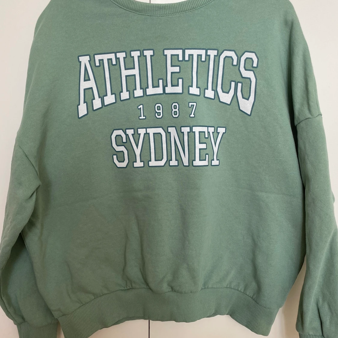 Grön tröja från Even&Odd i storlek S - 90