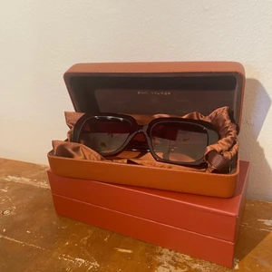 Chimi eyewear  - Säljer mina chimi Voyage rectangle maple! Limited edition, slutsålda! Endast testade!❤️ köpt för 1400kr.