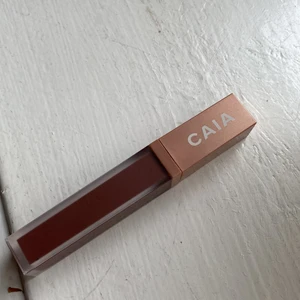 Caia liquid lipstick  - Säljer mitt liquid lipstick från Caia i färgen ”very me” som är oanvänt, säljer för att färgen inte passar mig. 