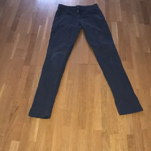 Jeans - Har använt 2 gånger. Bra skick.