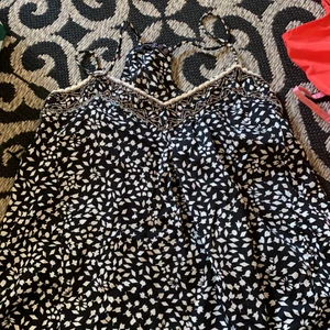 Nytt linne ifrån atmosphere - Ett jätte gulligt linne som är helt nytt i princip. Använd ca 1 gång. 