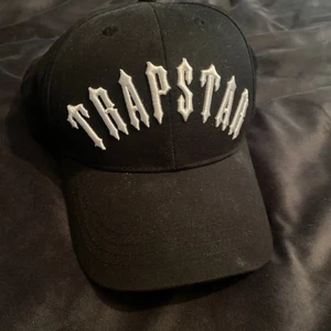 Trapstar keps - Keps i bra skick, såklart äkta. Mer bilder vid intressere 