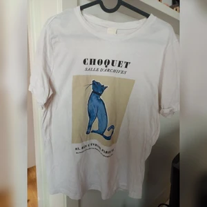 T-shirt katt - T-shirt i god kvalité.