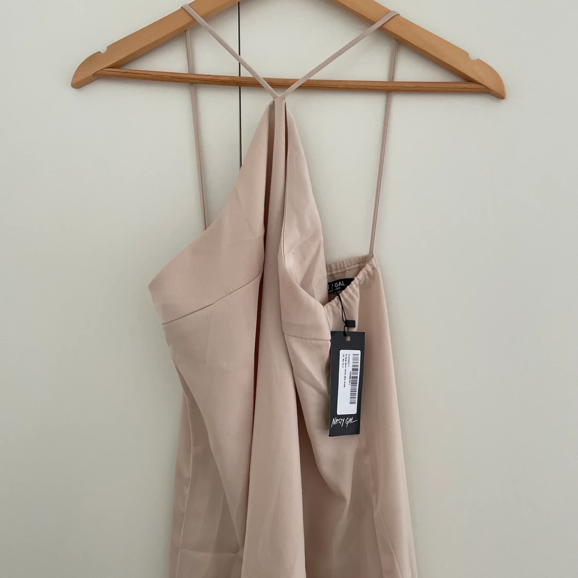 Halter midi klänning i off-white - 91