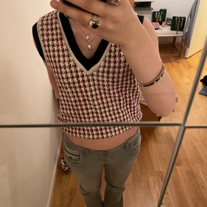 Zara väst - Cool väst från zara som inte säljs längre❤️ Köpte för 400 säljer för 150❤️